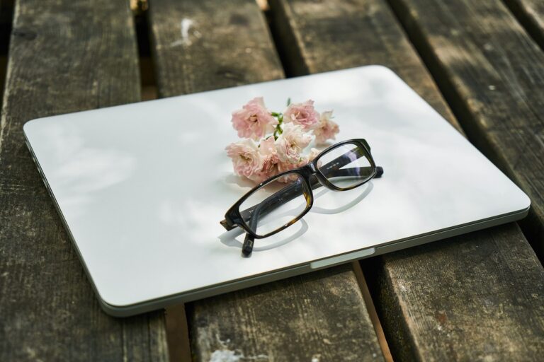 laptop, flower, glasses-3489483.jpg